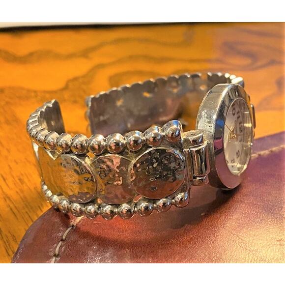 Women's 28mm Hammered Silver Tone Geneva Watch, MOP Face - Picture 2 of 4